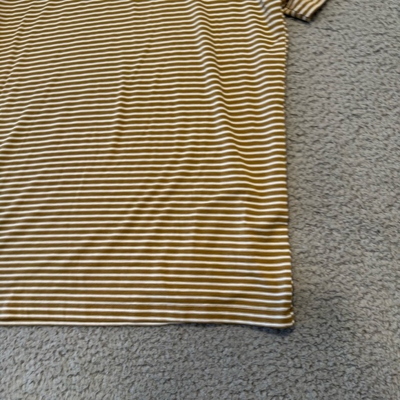Vuori Men's Short Sleeve Current Stripe Tee Color: Bronze Size Medium V1021 fall - Picture 10 of 16